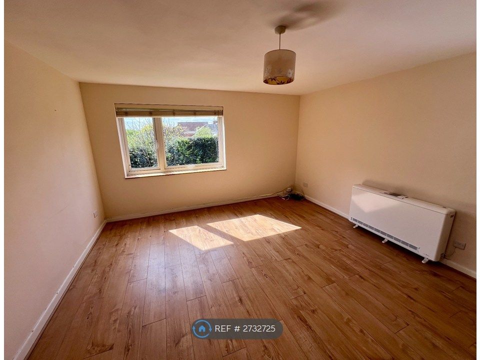 Property photo 2 of 12 Lounge