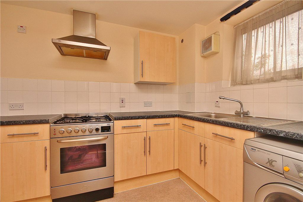 Property photo 2 of 7 Kitchen