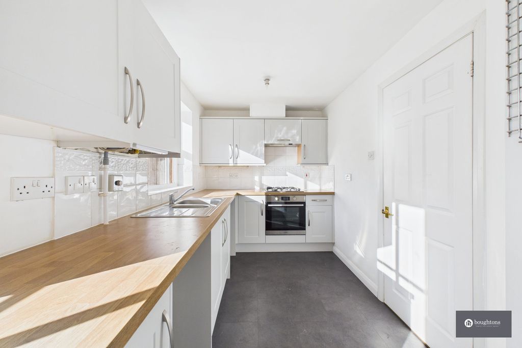 Property photo 2 of 23