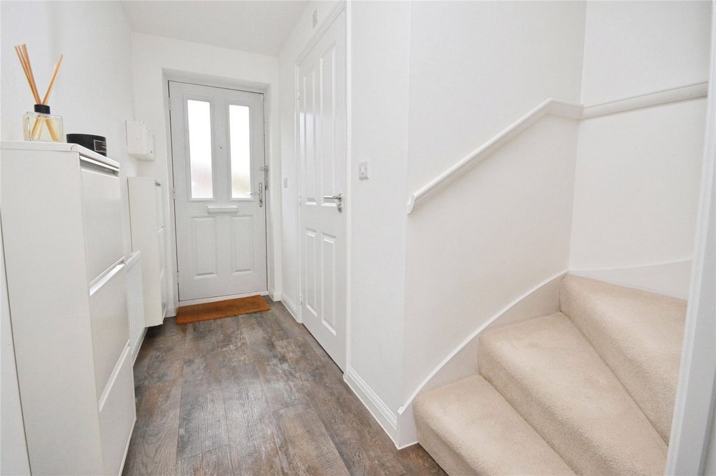 Property photo 2 of 18 Picture No. 21