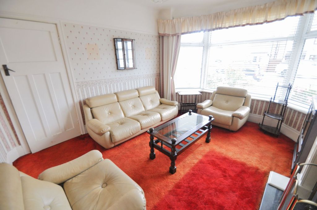 Property photo 2 of 39