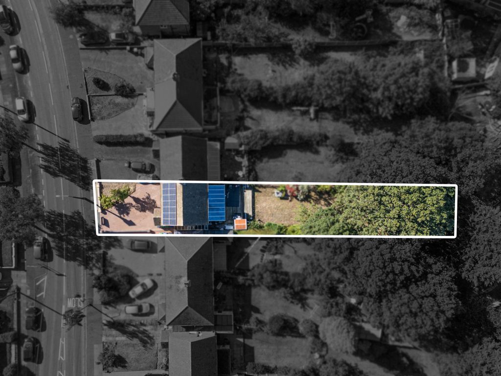 Property photo 2 of 31 97Hamsteadrdgreatbarrb435Baborder
