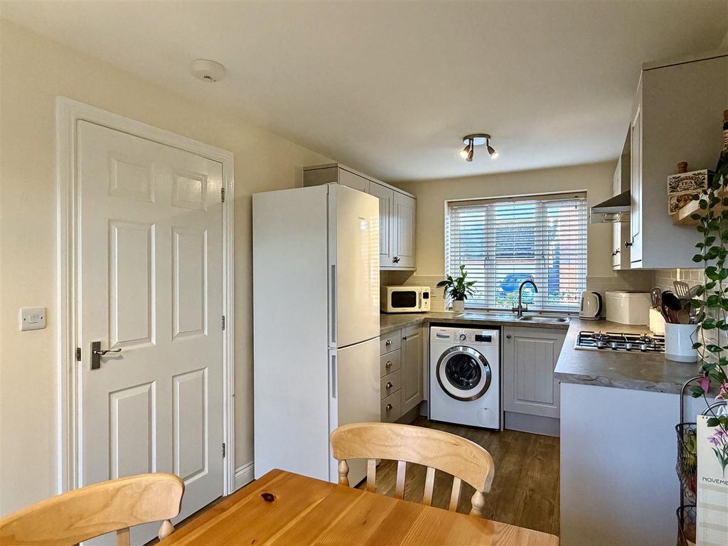 Property photo 3 of 25