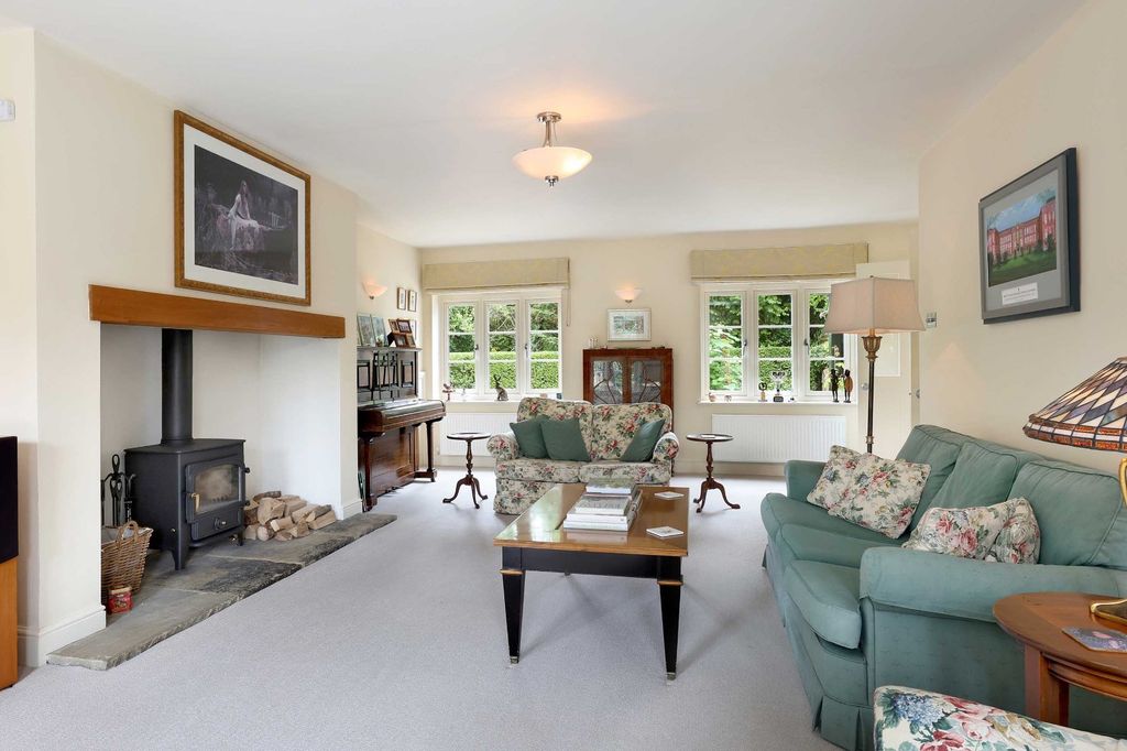 Property photo 2 of 25 Drawing Room