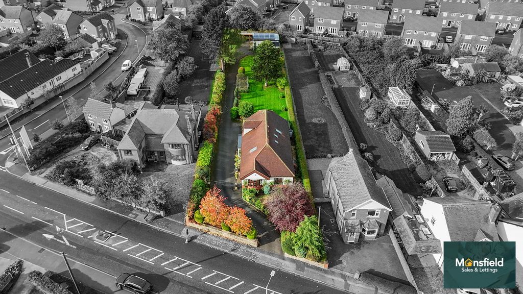 Property photo 2 of 40