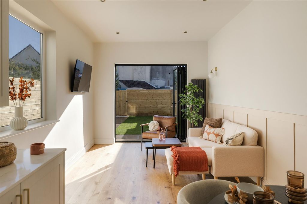 Property photo 3 of 39 24.Jpg