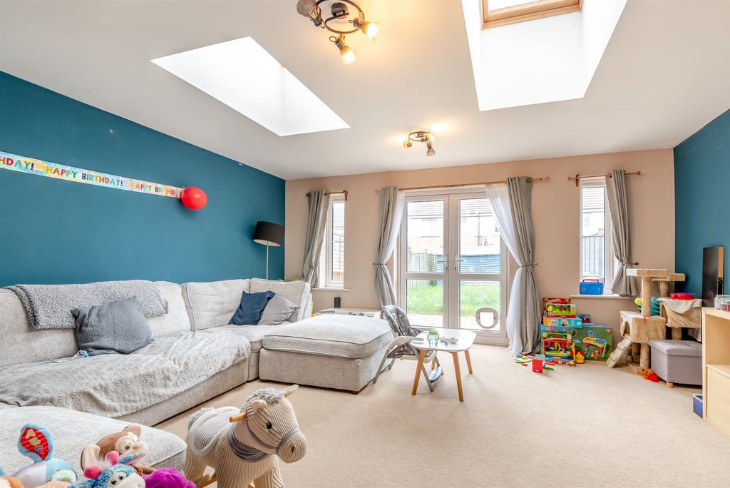 Property photo 3 of 23