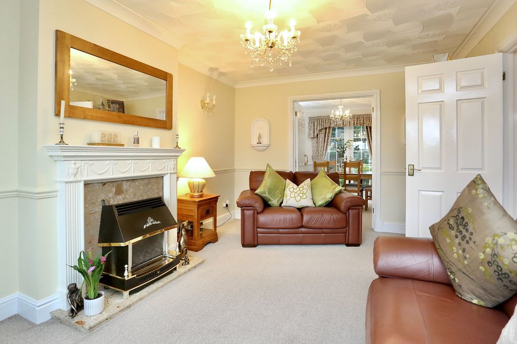 Property photo 2 of 35