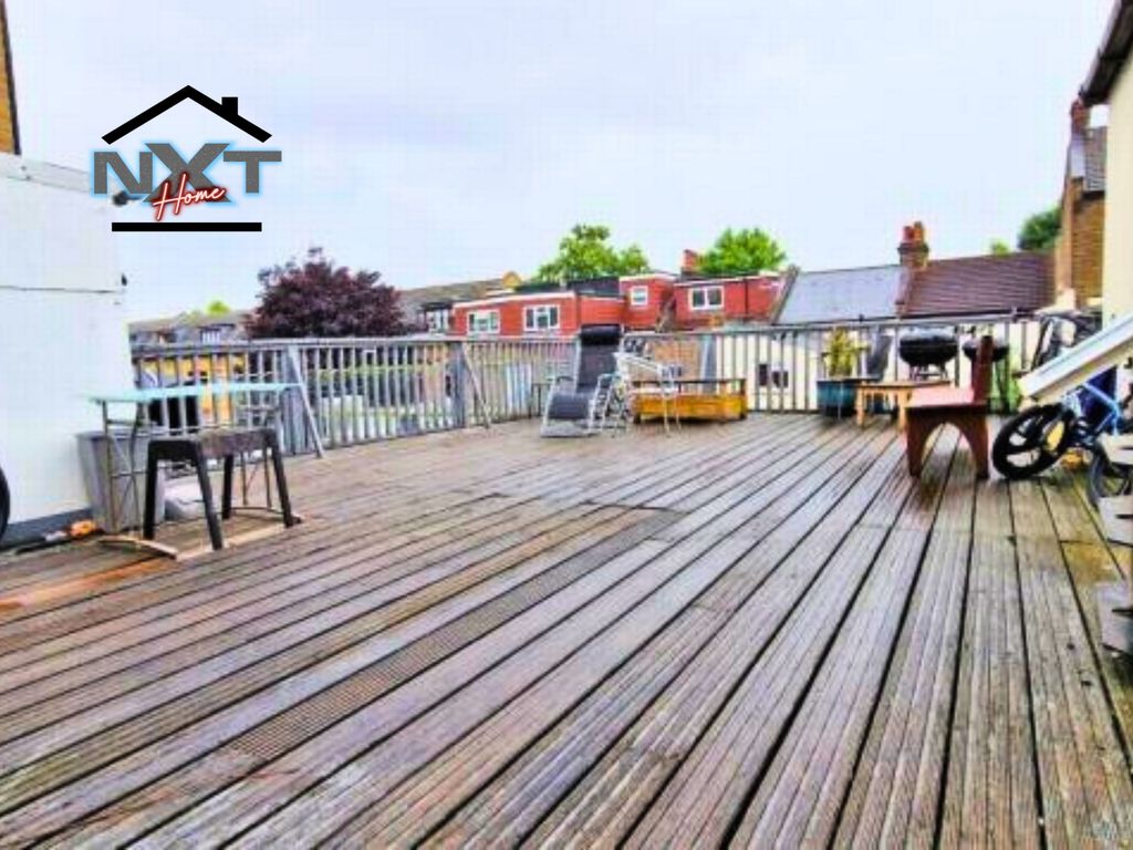 Property photo 2 of 8 Photo 4