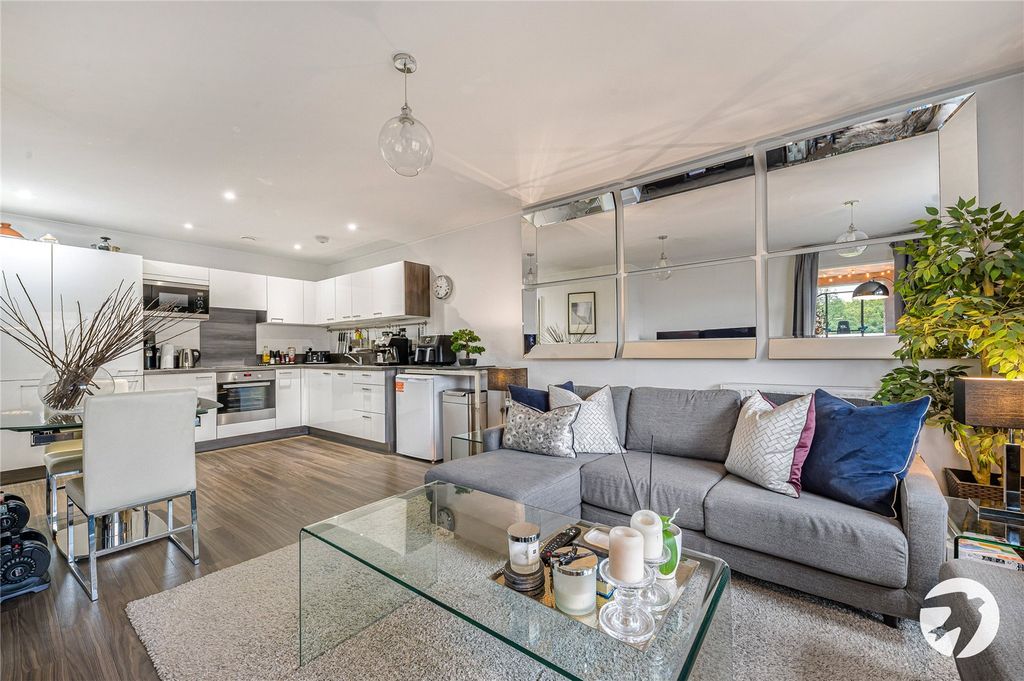 Property photo 2 of 17 Picture No. 35