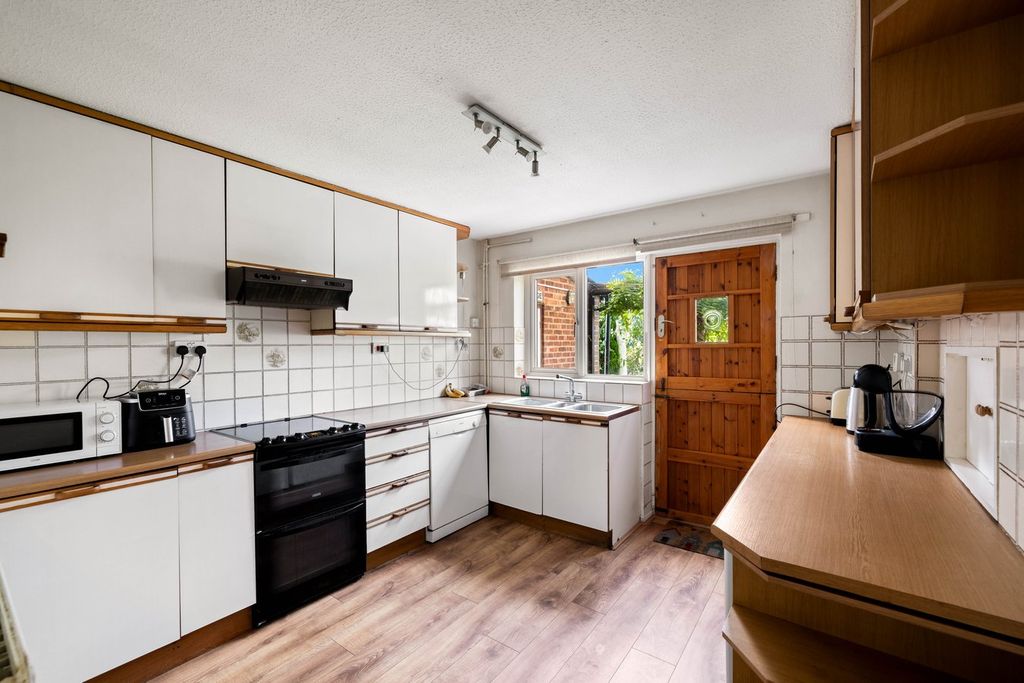 Property photo 3 of 16