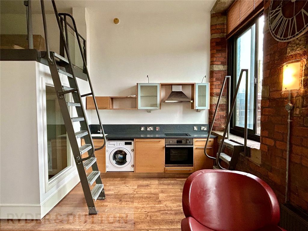 Property photo 3 of 20 Lounge/Kitchen