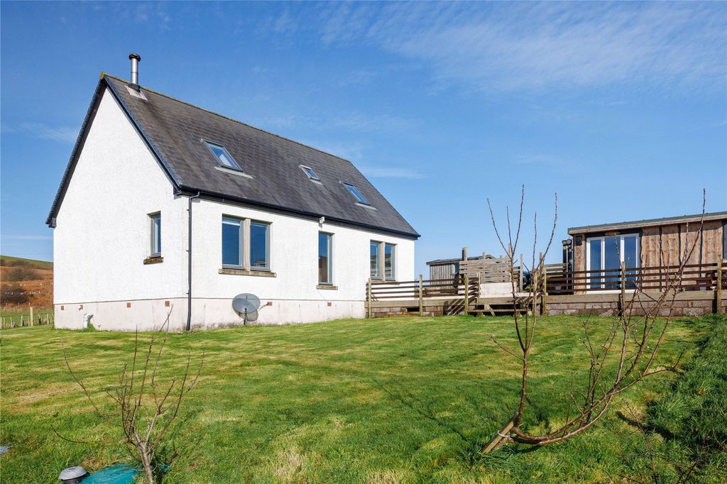 Property photo 3 of 19 Picture No. 02