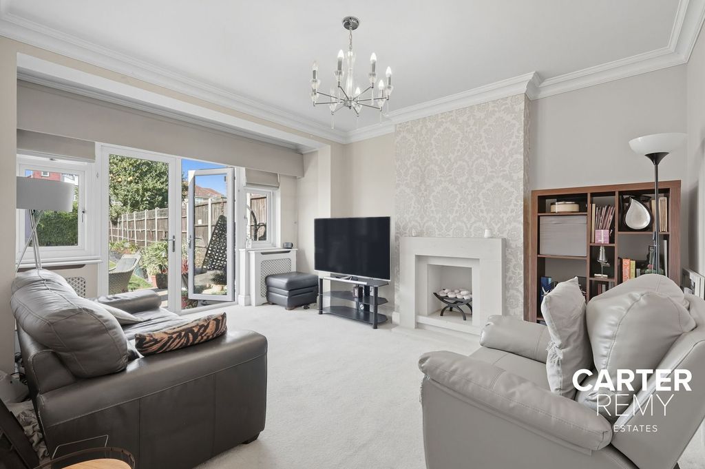 Property photo 3 of 24