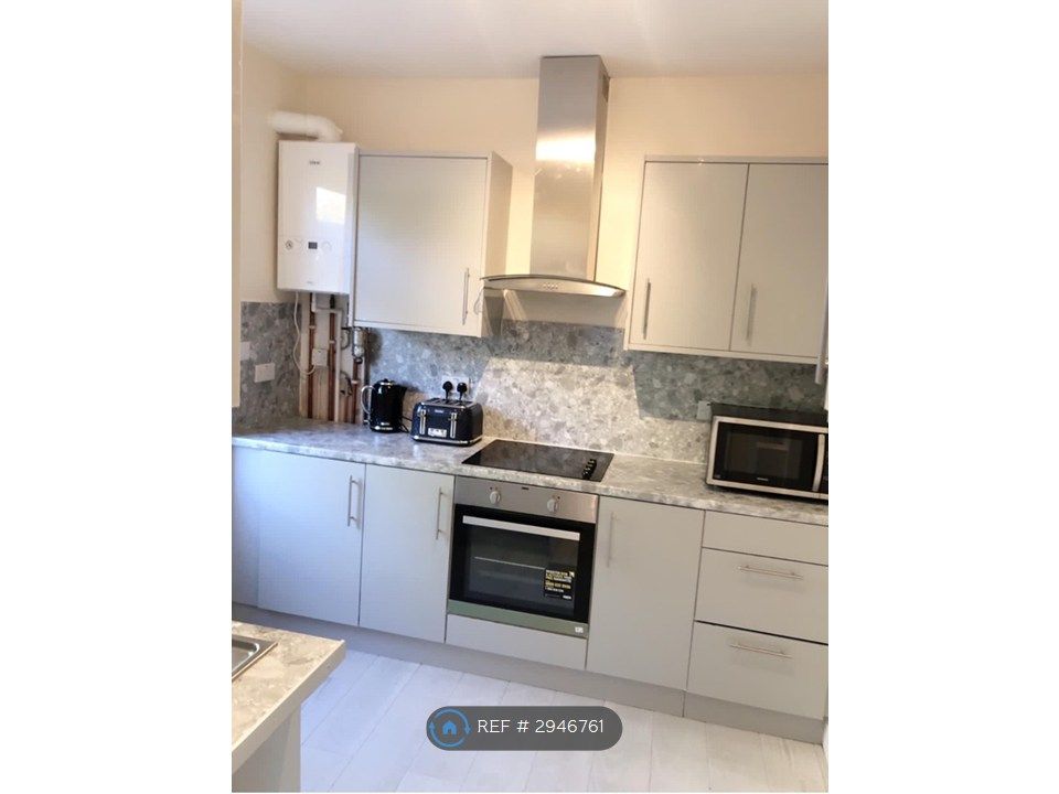 Property photo 2 of 10 Kitchen
