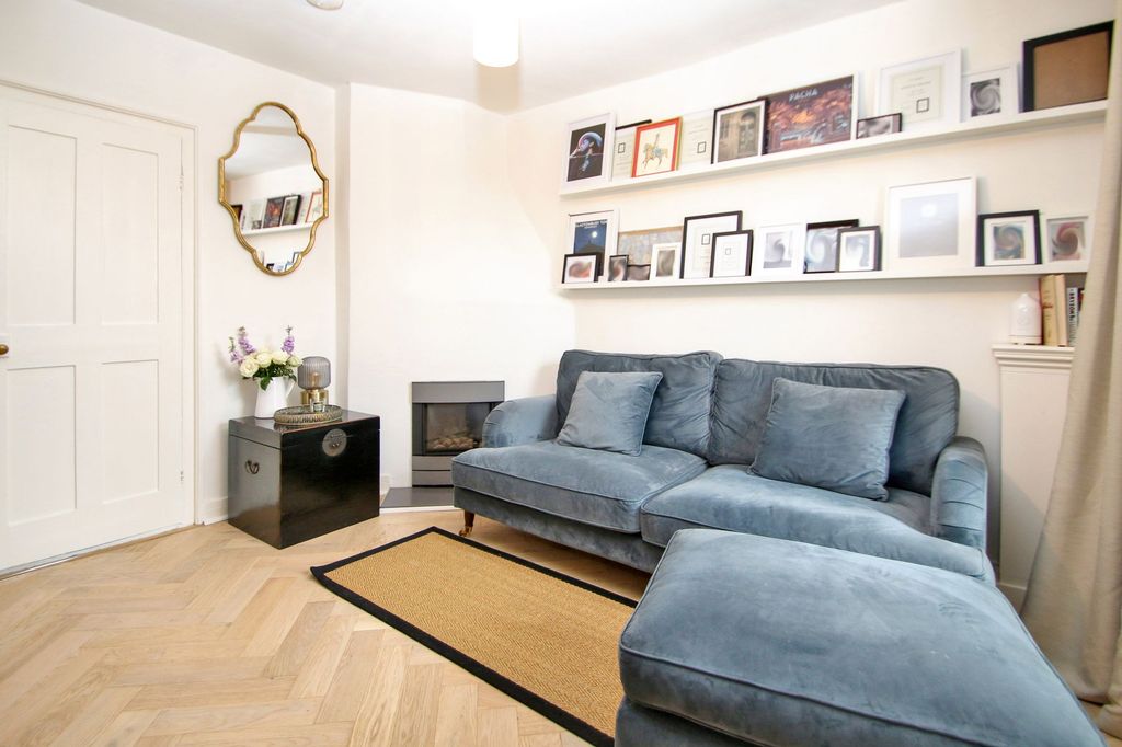 Property photo 2 of 13