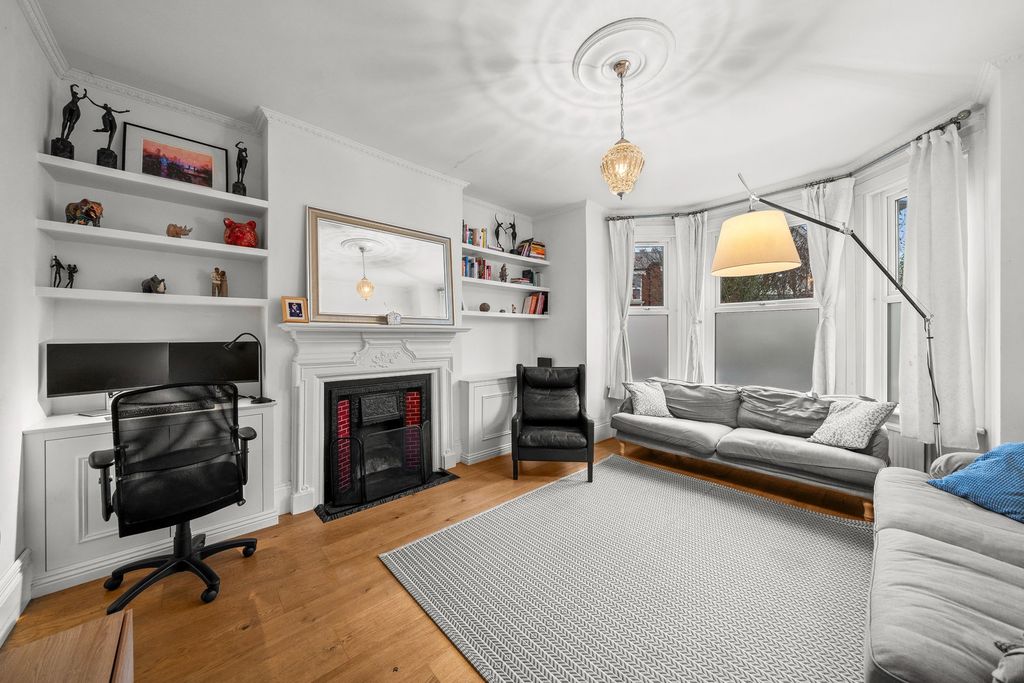 Property photo 3 of 12