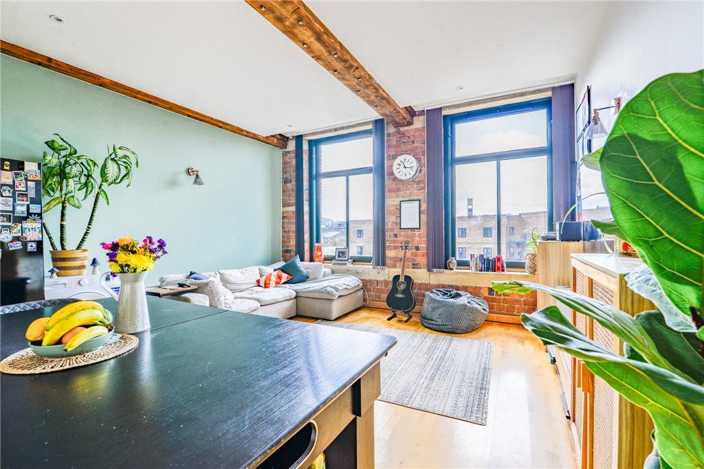 Property photo 2 of 16 Living Room