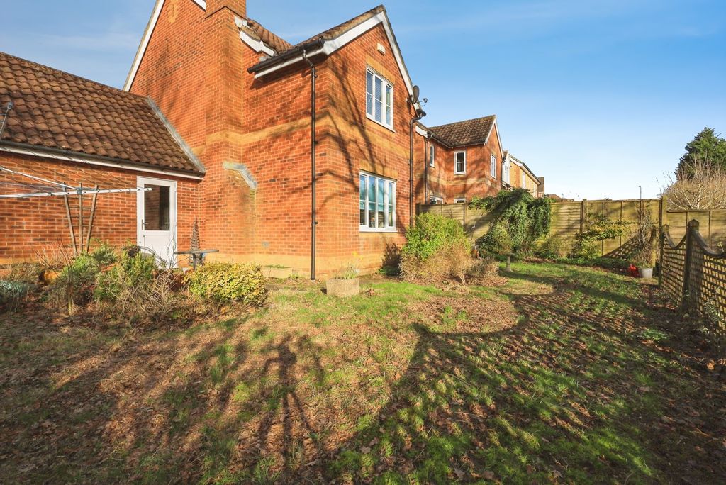Additional image 6 of 4 bed detached house for saleMagnolia Close, Heathfield, East Sussex TN21