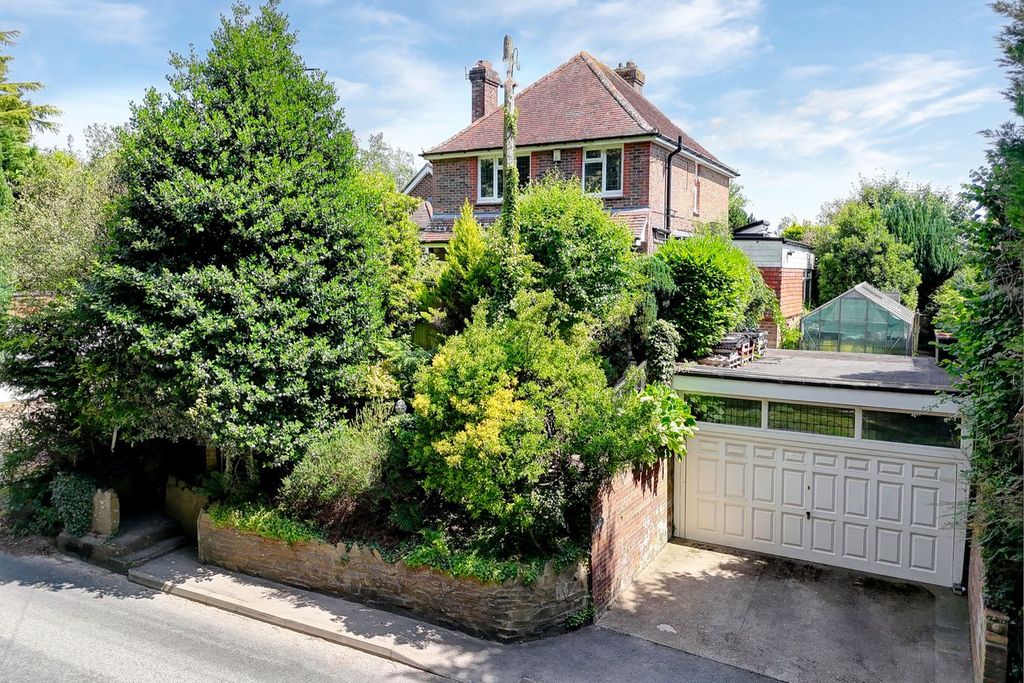 Property photo 2 of 43