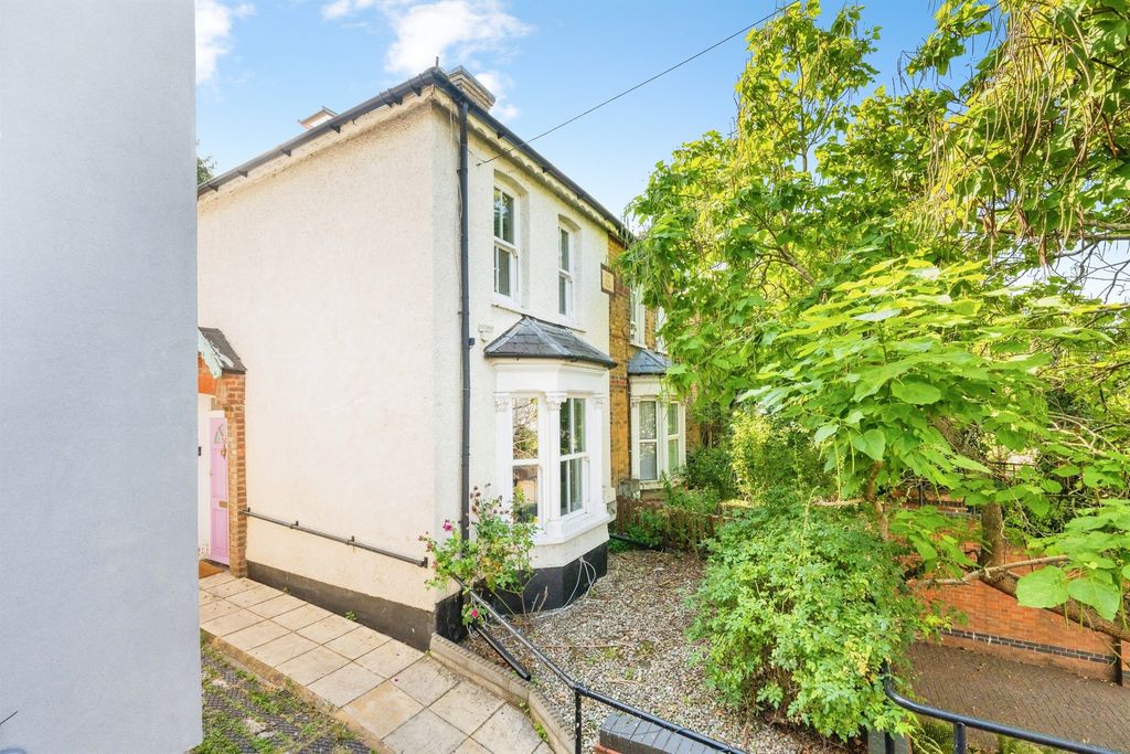 Property photo 1 of 20