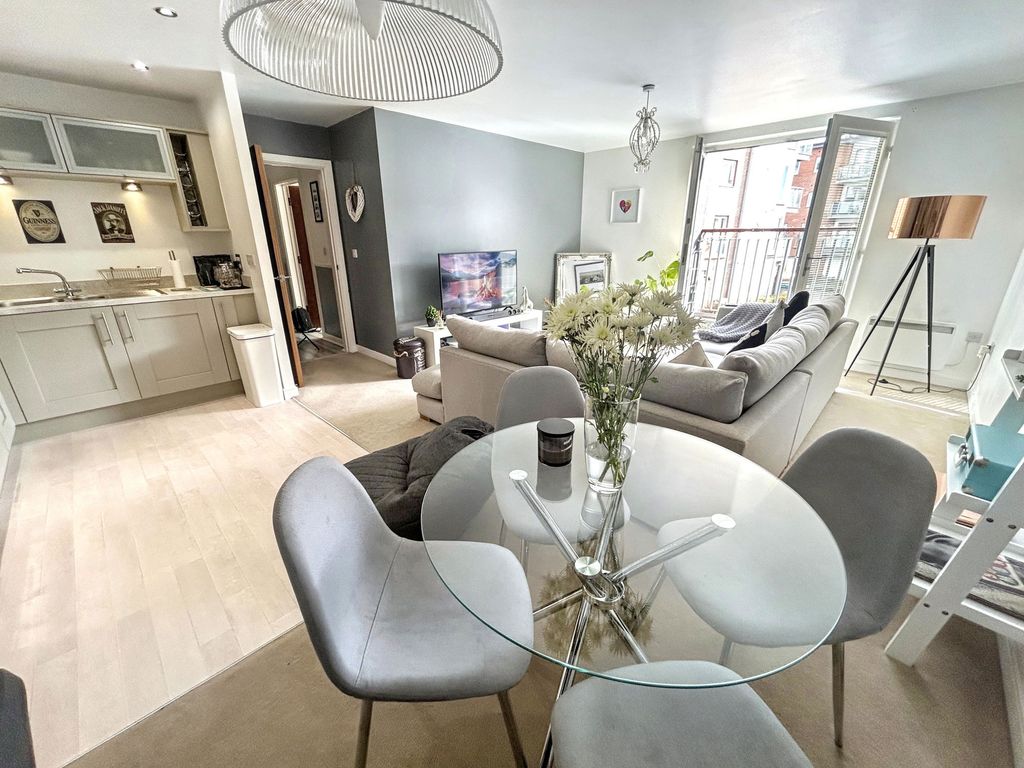 Property photo 2 of 22