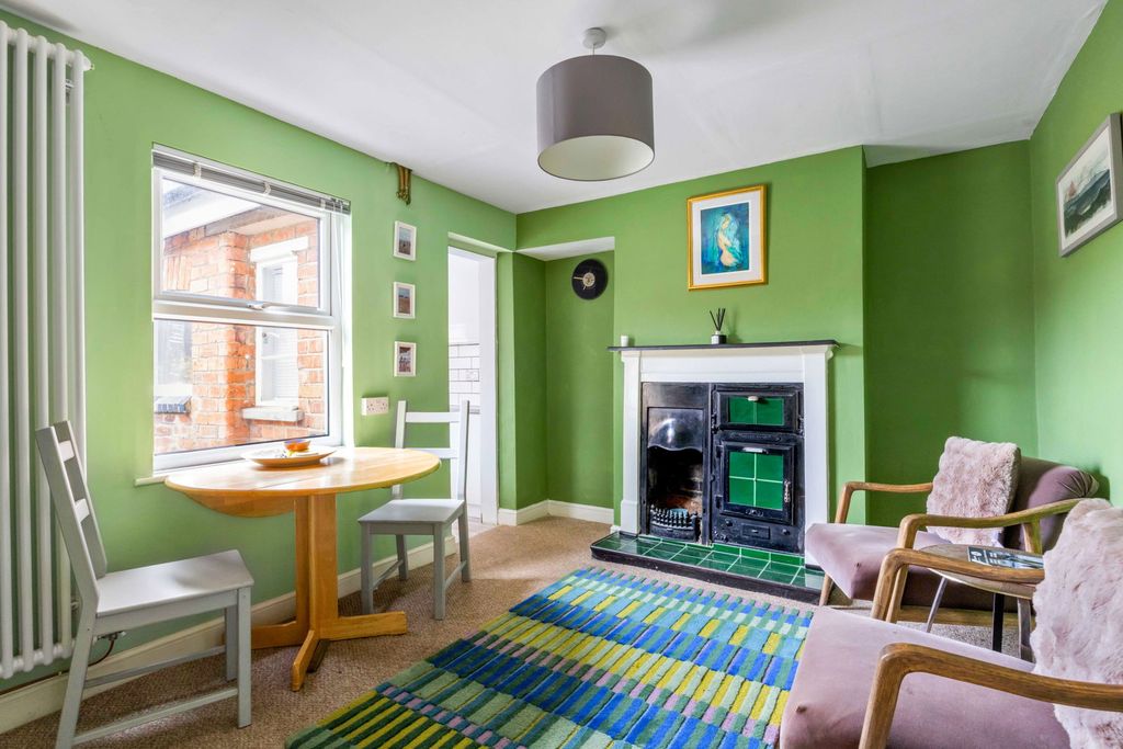 Property photo 3 of 17