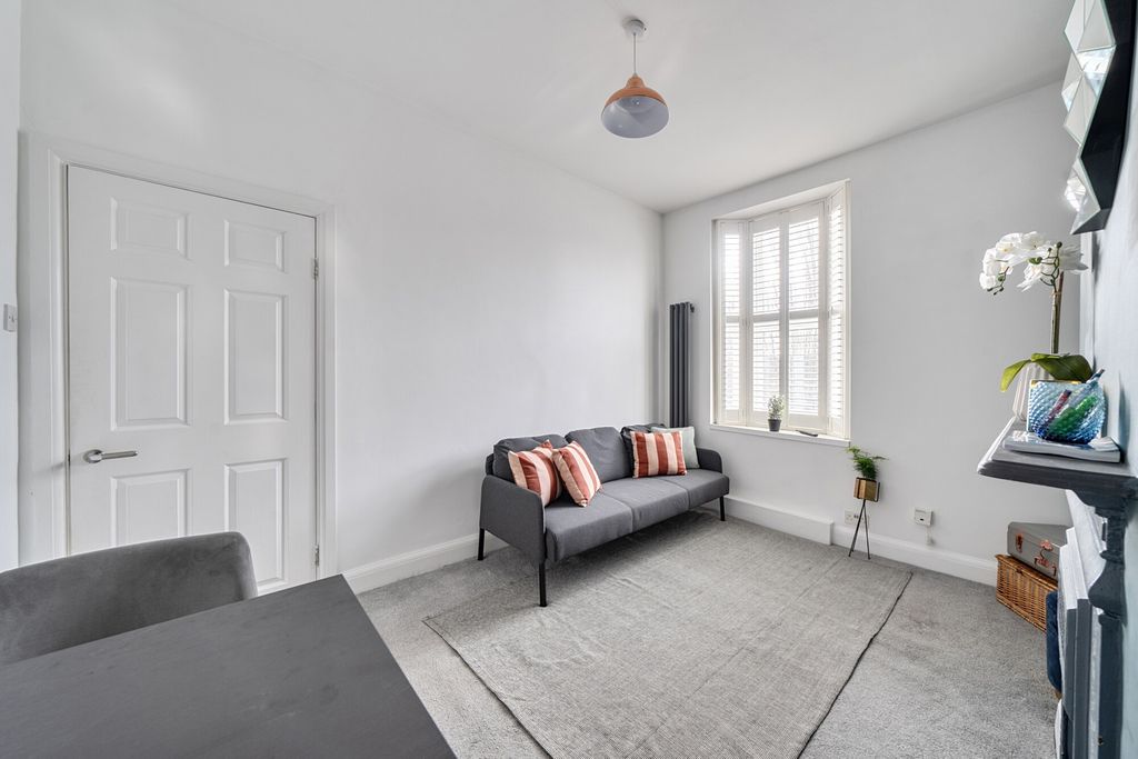 Property photo 2 of 15 1409430-4-6989Bb5...