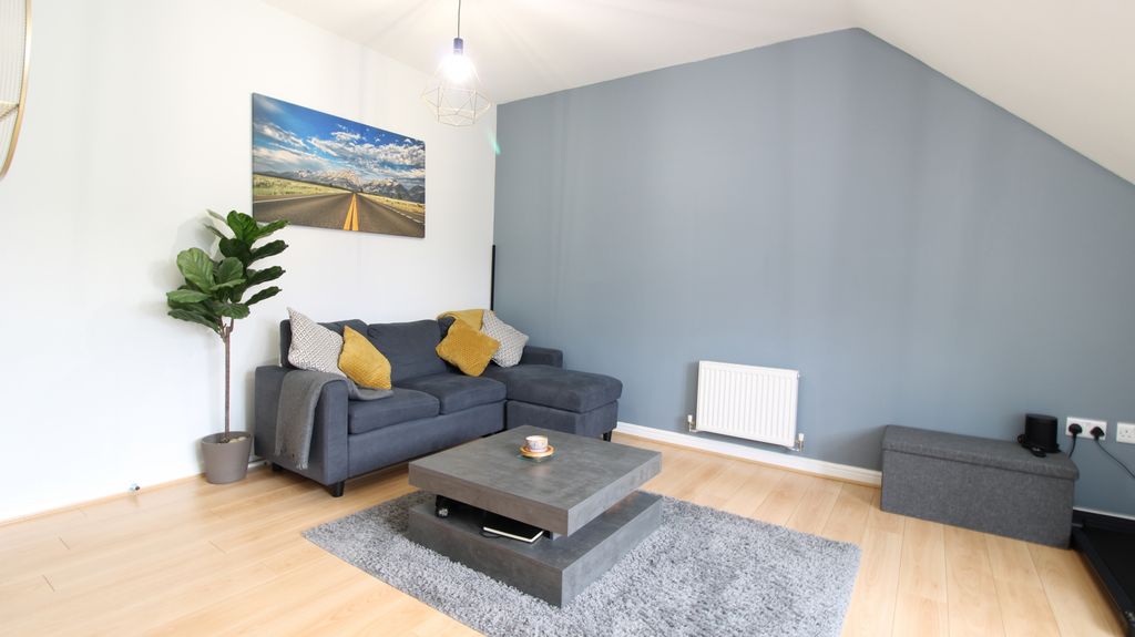 Property photo 2 of 17 Gallery