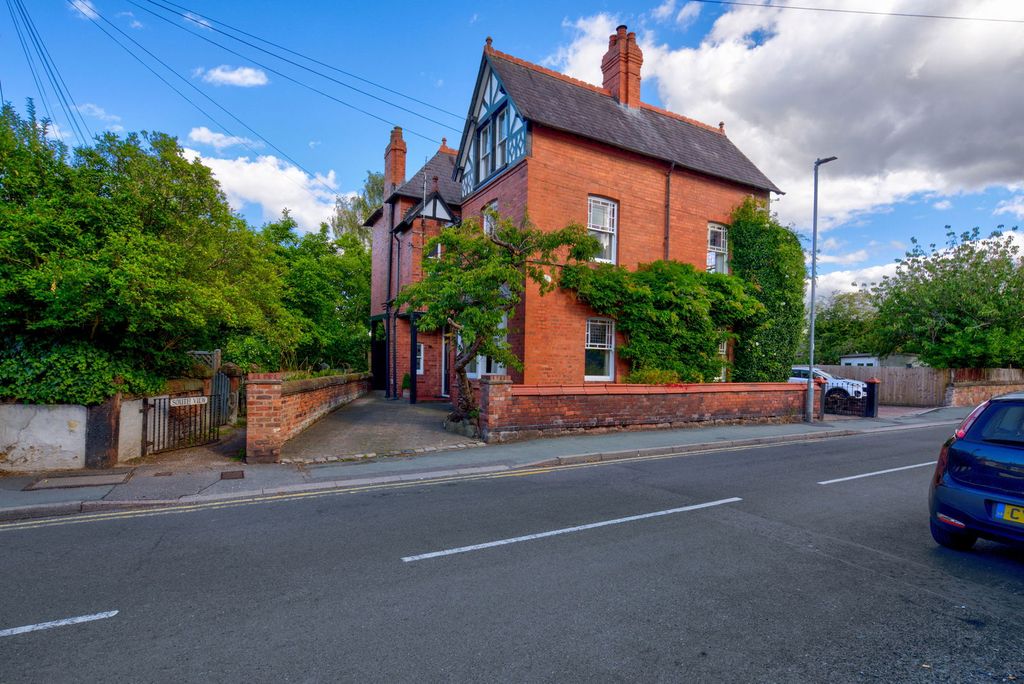Property photo 1 of 53