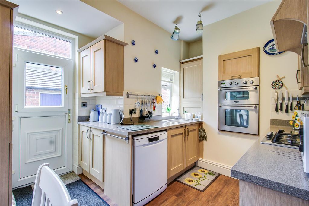 Property photo 3 of 12 Kitchen/Diner