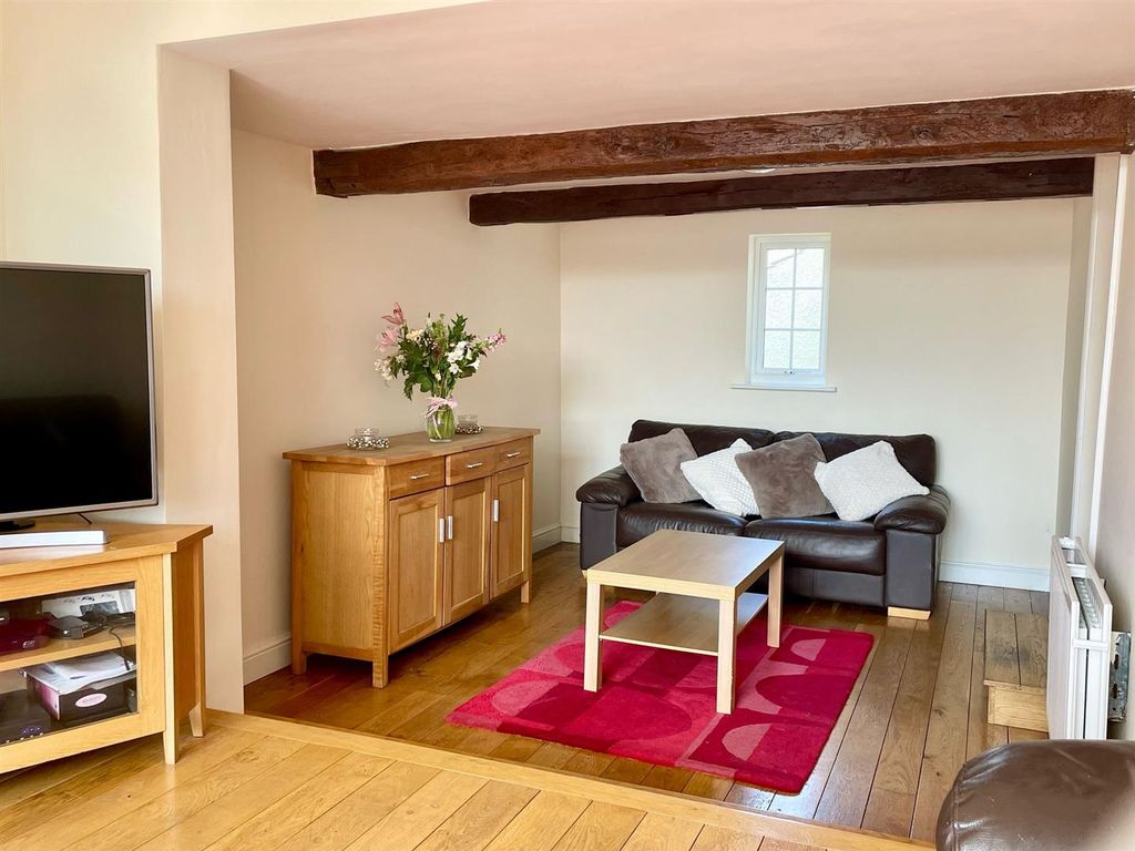 Property photo 2 of 27 Snug