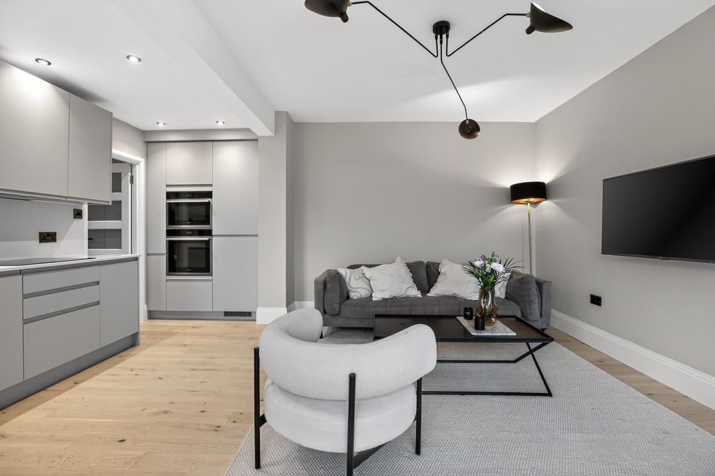 Property photo 3 of 20