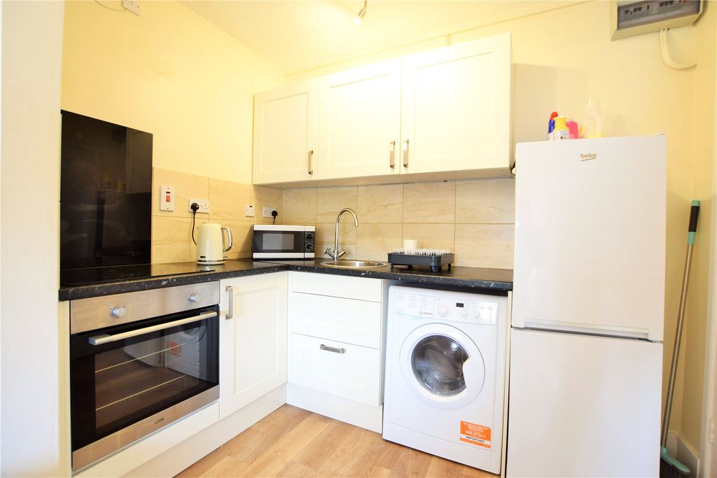 Property photo 2 of 5 Kitchen