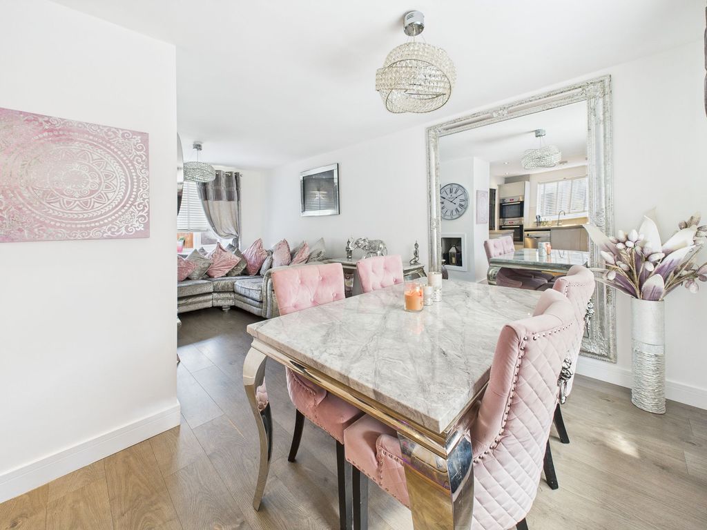 Property photo 2 of 19 Dining Area