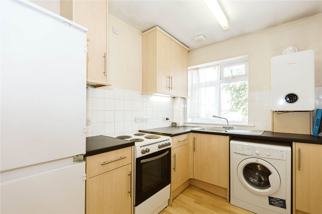 Property photo 1 of 9 Picture No. 09