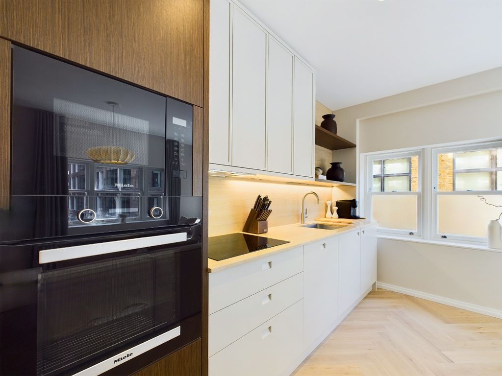 Property photo 3 of 23 32607010