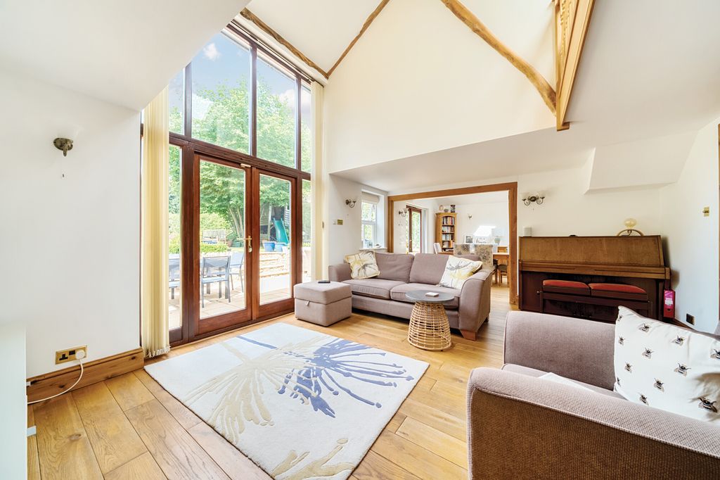 Property photo 3 of 19