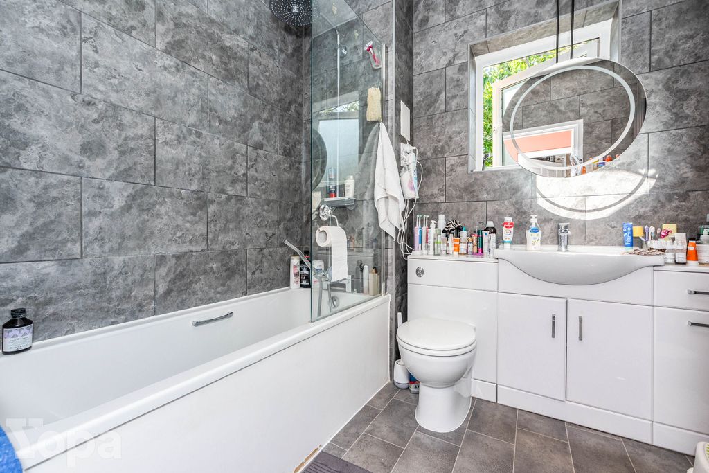 Additional image 17 of 3 bed detached house for saleBrambling Close, Greenhithe DA9