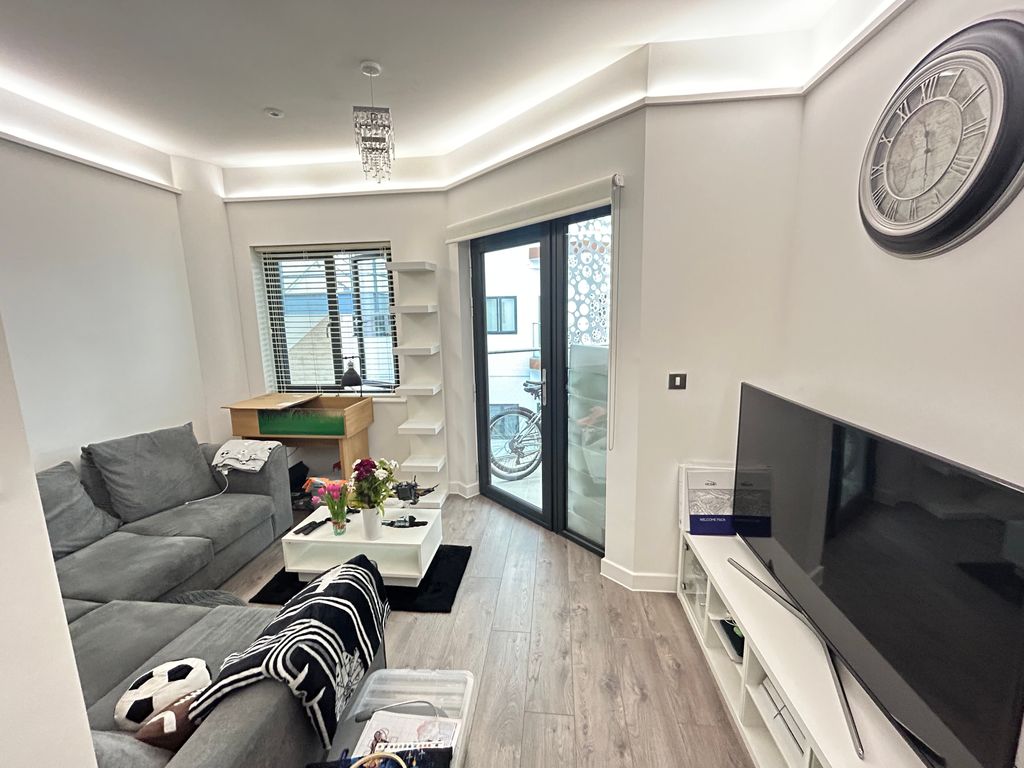 Property photo 2 of 5 Image