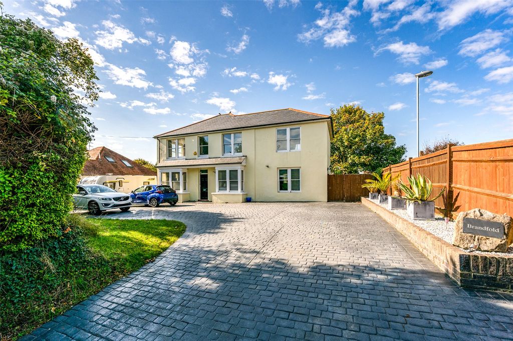 Property photo 2 of 39 Picture No. 33