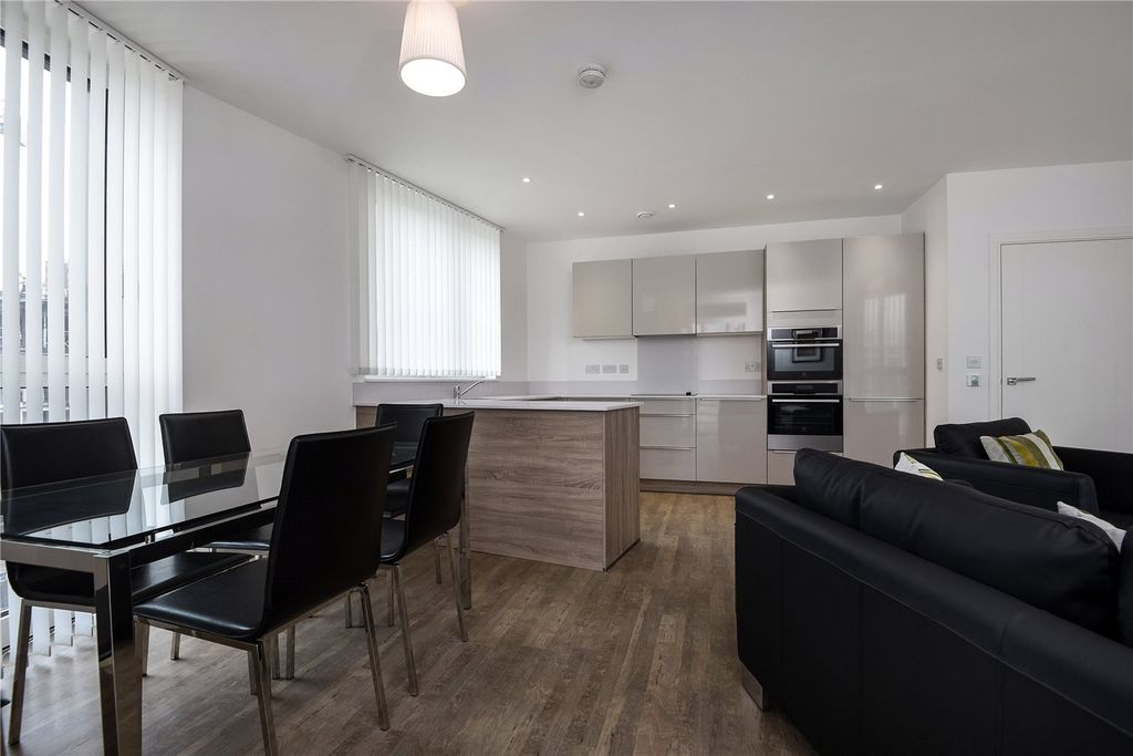 Property photo 2 of 11 Dining Area