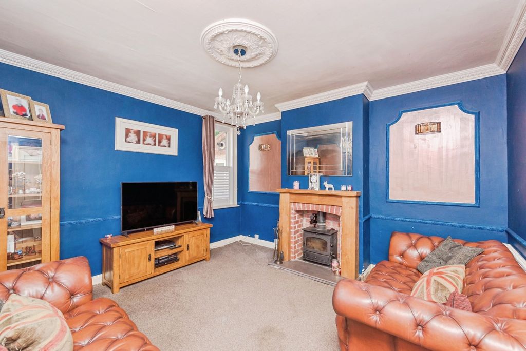 Property photo 2 of 17 Photo