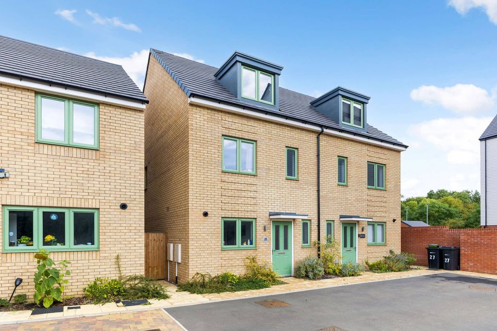 Property photo 2 of 24 25 Peridot Drive - Image 2