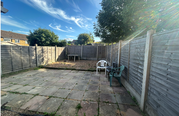Property photo 2 of 9 Garden