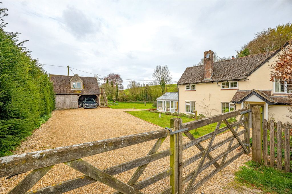 Property photo 3 of 22 Driveway