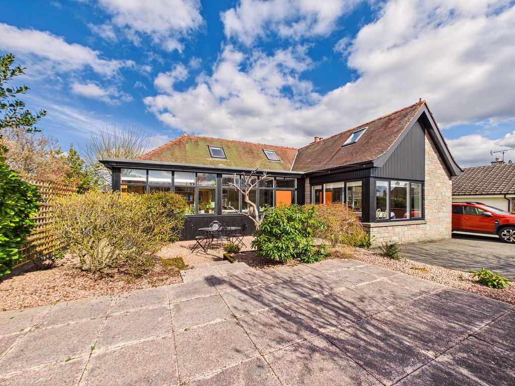 Property photo 1 of 34