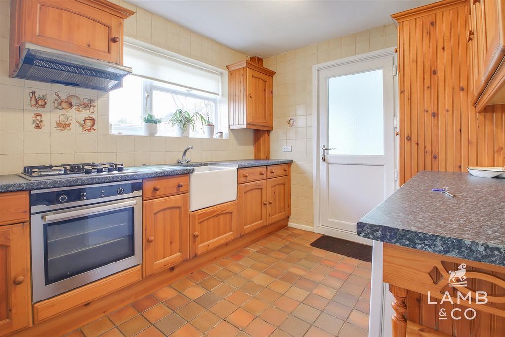 Property photo 3 of 25