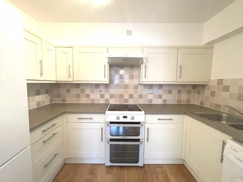 Property photo 3 of 12 Photo 11