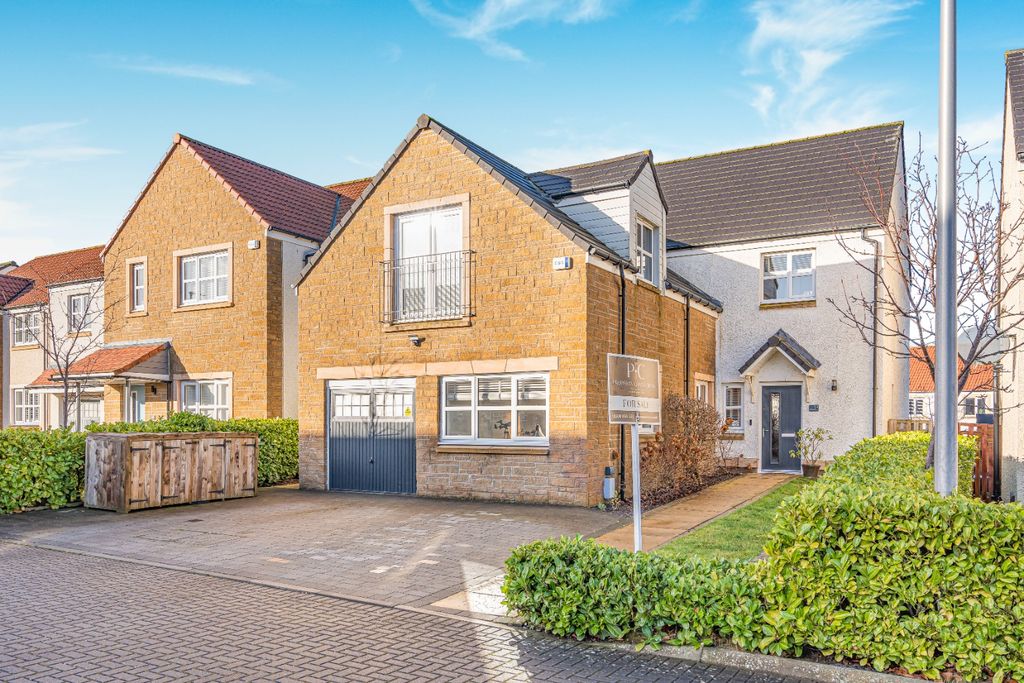 Property photo 1 of 53 4525831